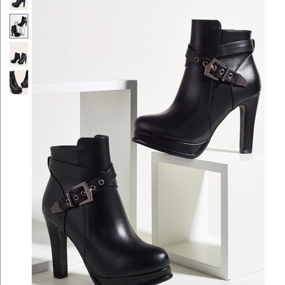 Eyelet Buckle Decor Ankle Boots - Picture 2 of 5